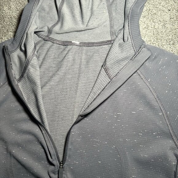 Lululemon Swiftly Tech Hooded 1/2 Zip Long Sleeve Size 10 Nebula Grey White Read - Picture 7 of 14